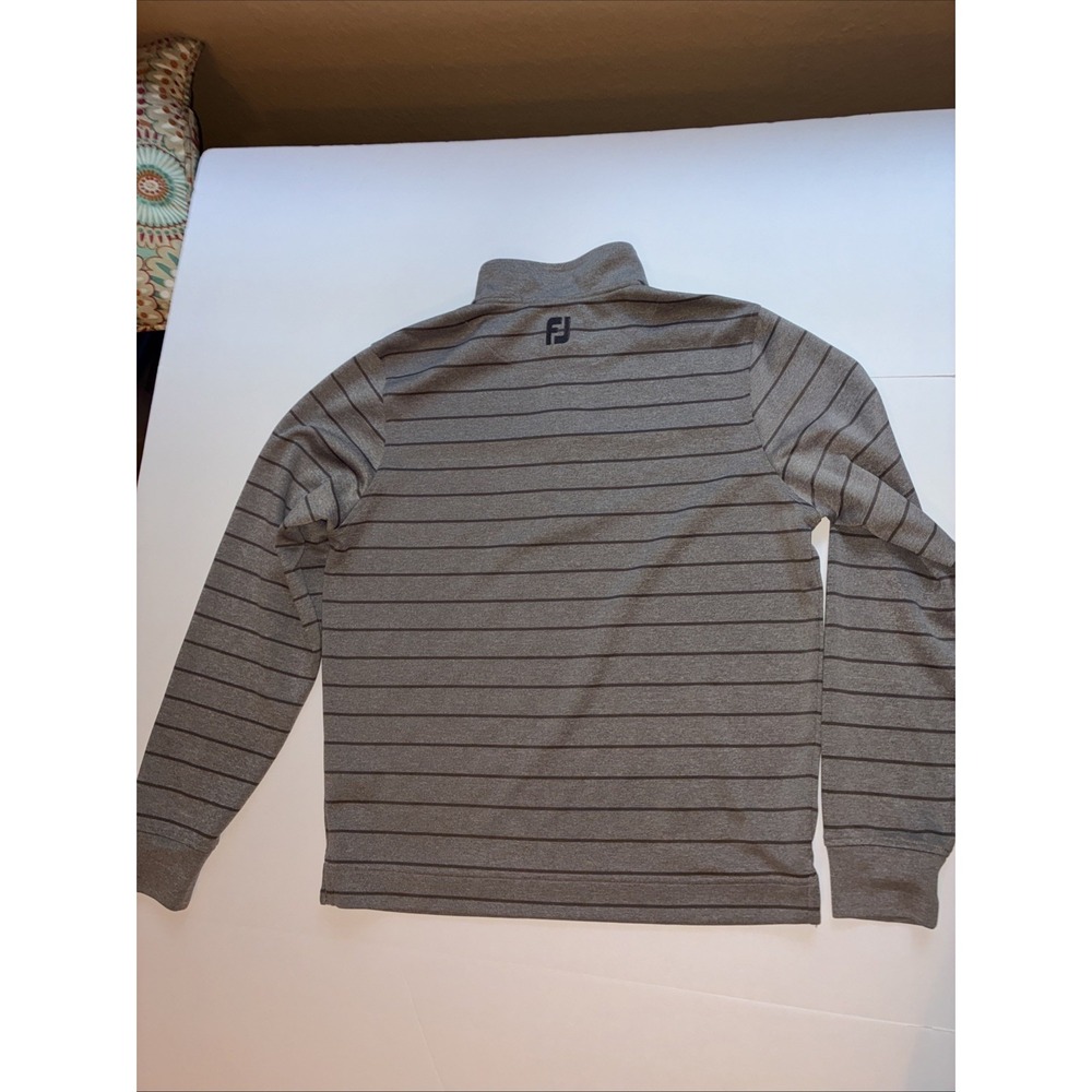 Footjoy Men's quarter zip medium Great Condition.  Golf Preppy! - Picture 4 of 7